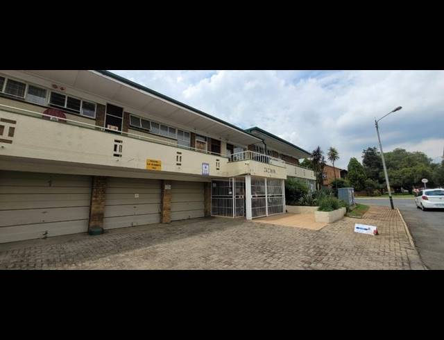 2 BEDROOM TOWNHOUSE FOR SALE IN NEW REDRUTH